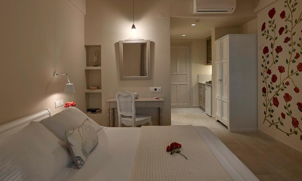 Konstantina Studios Alonnisos Town Bagian luar foto