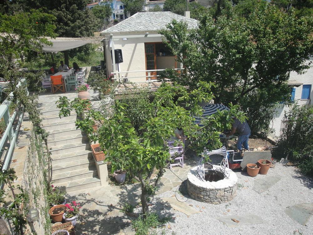 Konstantina Studios Alonnisos Town Bagian luar foto