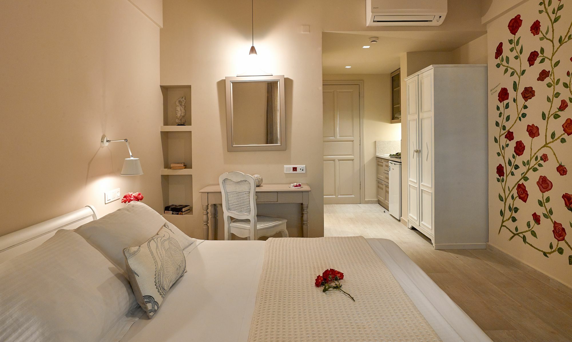 Konstantina Studios Alonnisos Town Bagian luar foto