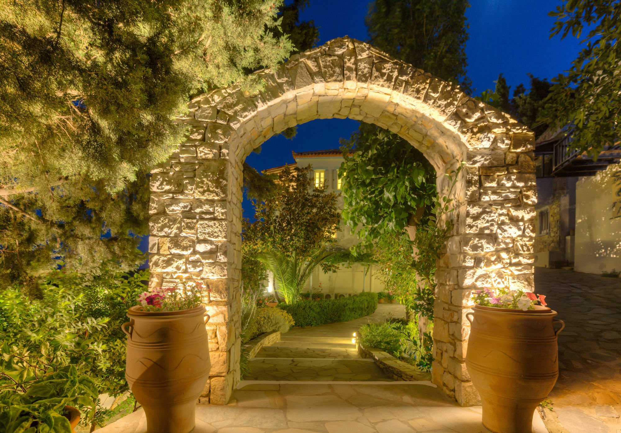 Konstantina Studios Alonnisos Town Bagian luar foto